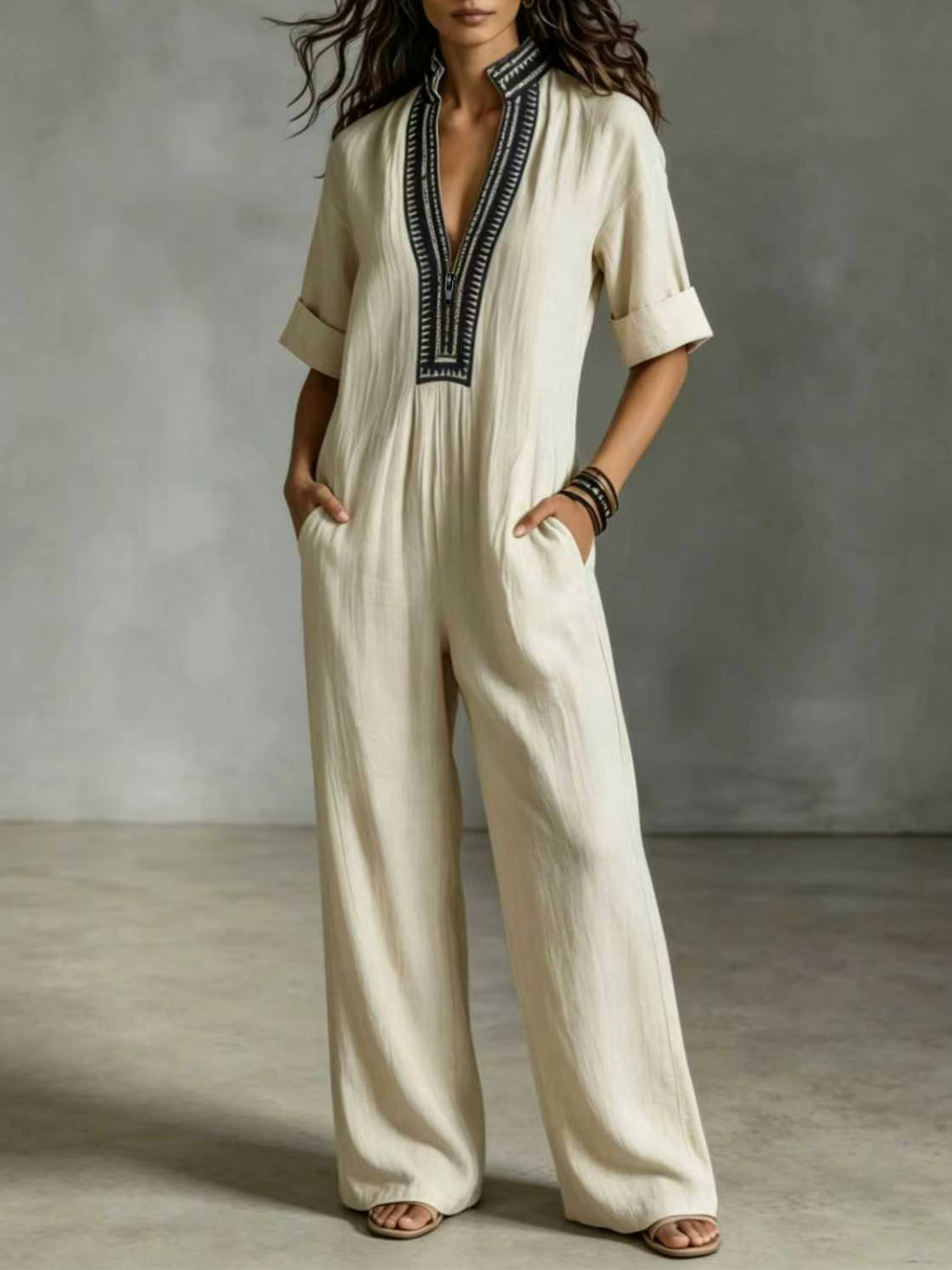 Embroidery Texture - Retro Ethnic Wind Collage Embroidery V-Neck