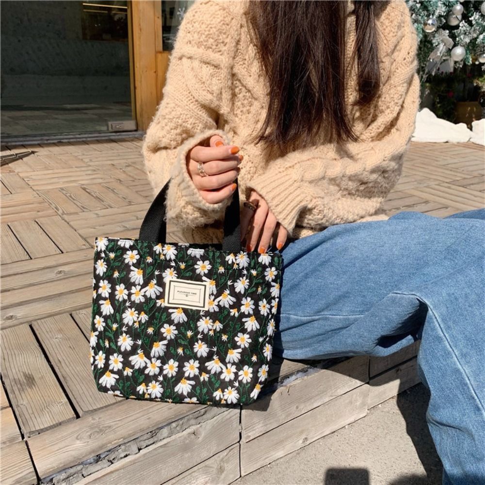 Large Capacity Sweet Embroider - Embroidery Daisy บทวิจารณ์และราคา