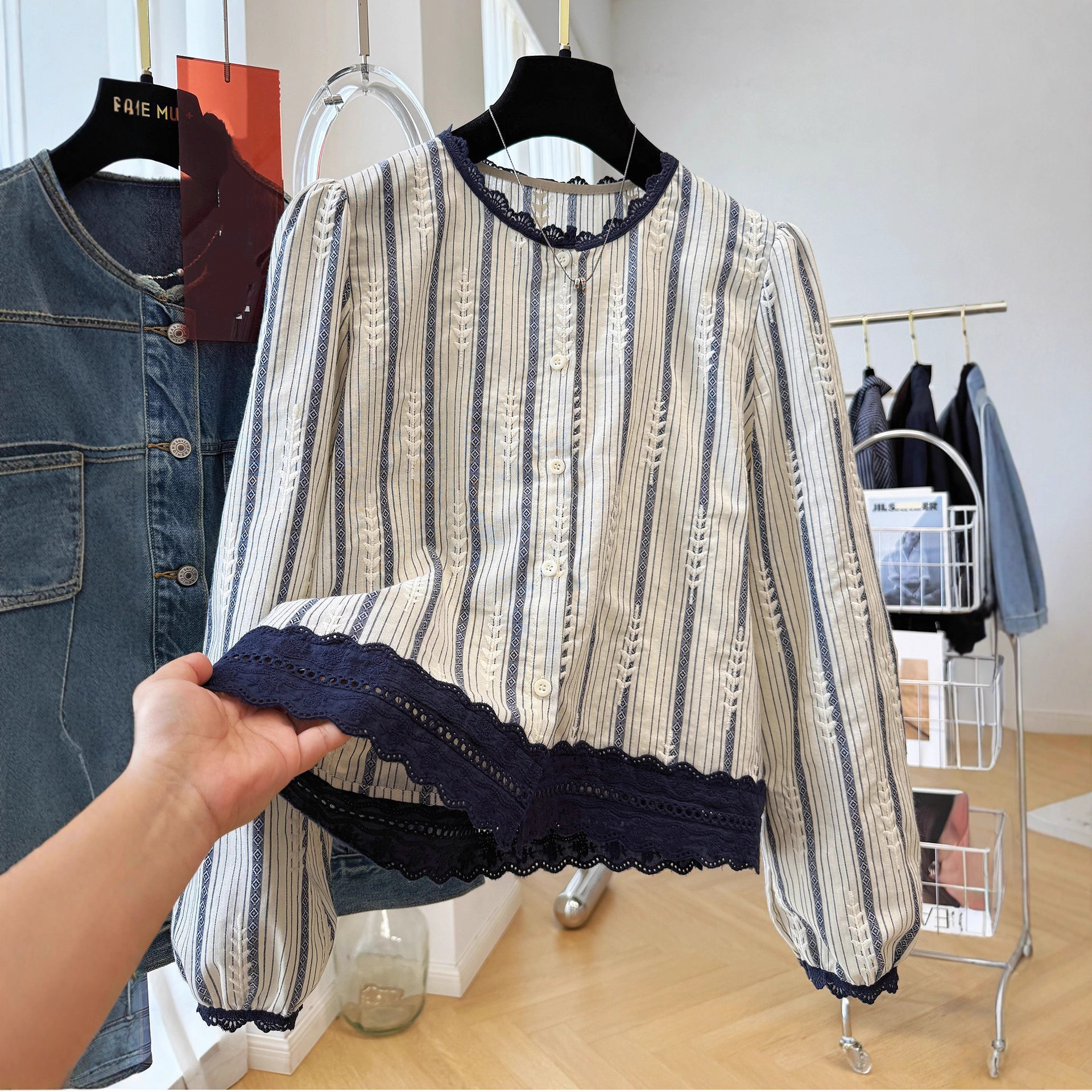 Women's Striped Lace Trim Blou - Embroidery Blouse บทวิจารณ์และราคา