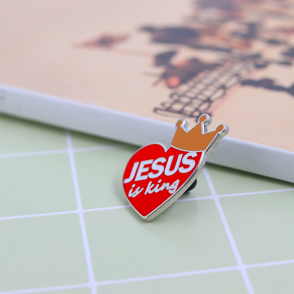 Jesus Is King Red Heart Crown  - Embroidery Jesus บทวิจารณ์และราคา