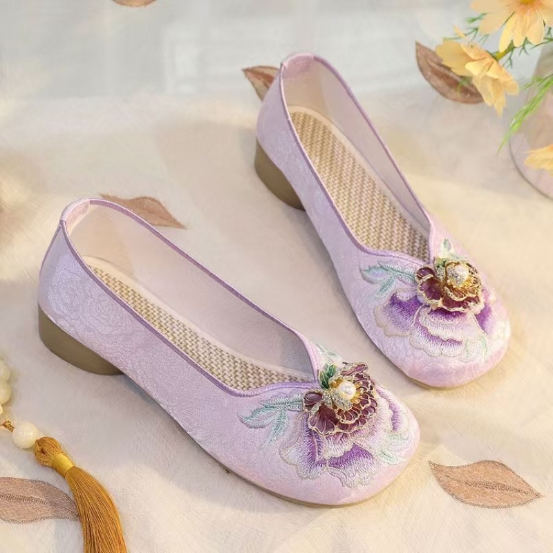 Woman Low Heel Embroidered Clo - Embroidery Canvas บทวิจารณ์และราคา