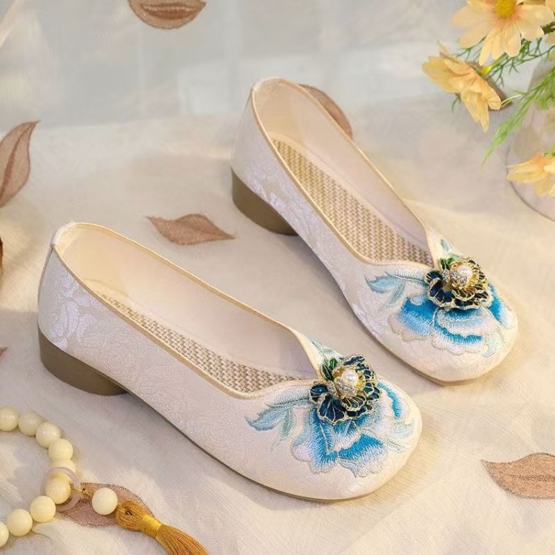 Woman Low Heel Embroidered Clo - Embroidery Canvas บทวิจารณ์และราคา